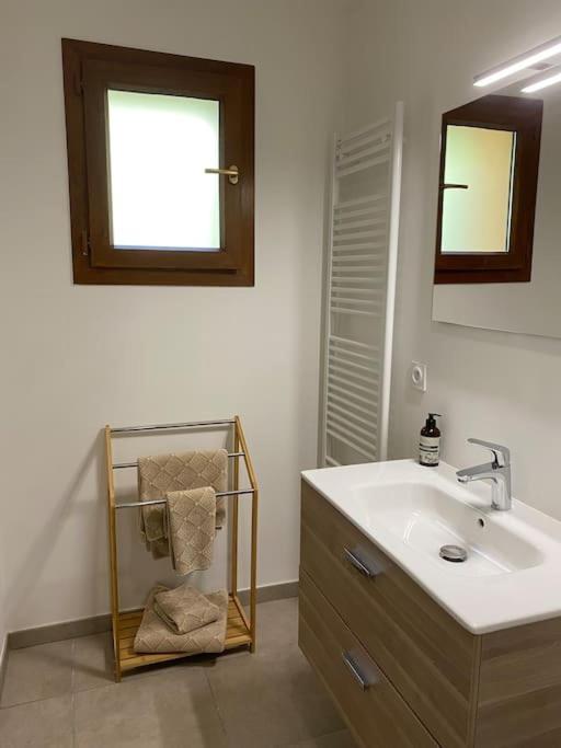 Gorgeous 2 Bedroom, 2 Full Bath, Ski In Apartment! Winner Of 2025 And 2024 Traveller Award! Morzine Extérieur photo